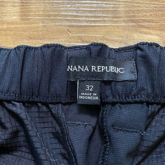 BANANA REPUBLIC Men's 32 Flat Front Technical Shorts Black Preppy Summer Golf - Picture 6 of 16